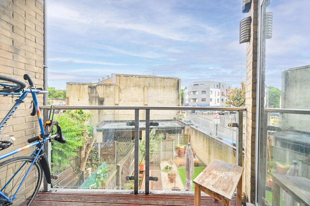 Apartment in London - View 5