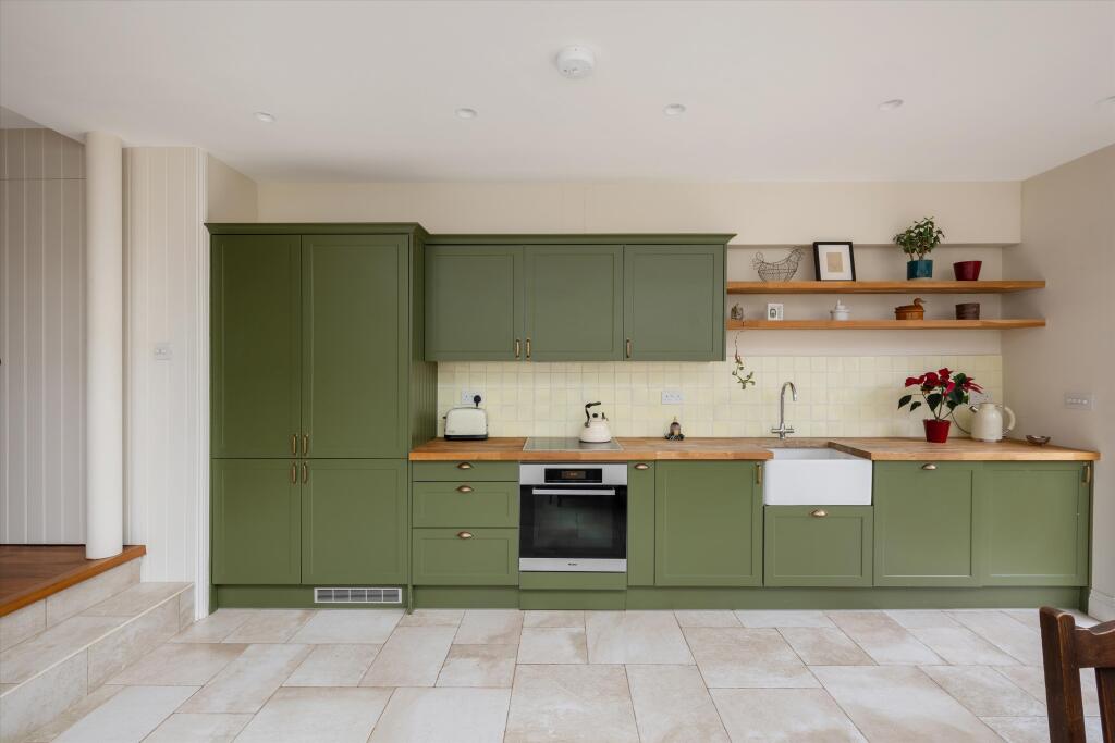 Wildwood Grove, London NW3. photo 4