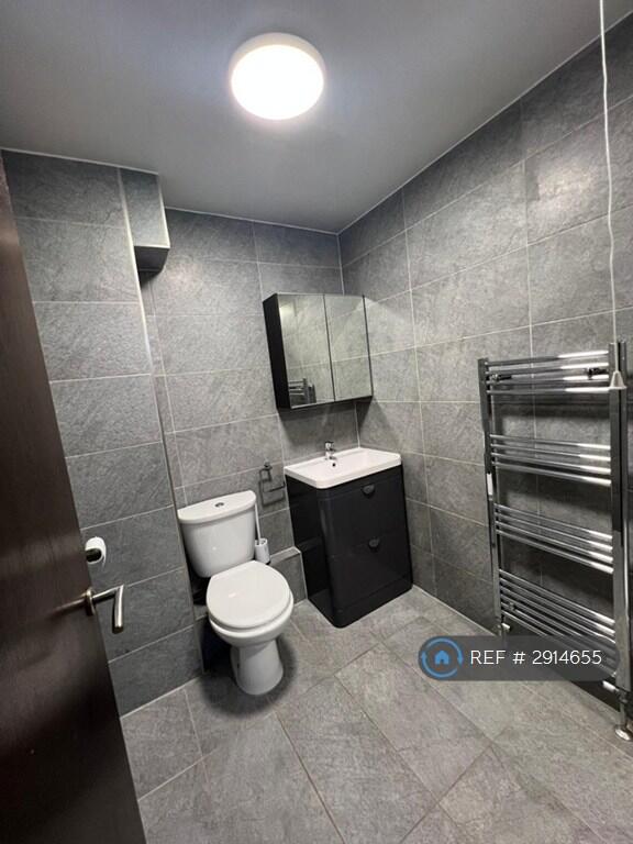 4 bedroom flat for rent