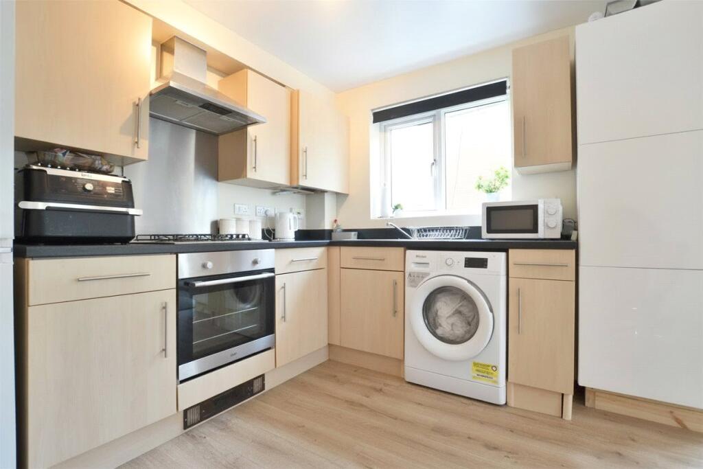 Zura Avenue, Brockworth, Gloucester, Gloucestershire, GL3 photo 4