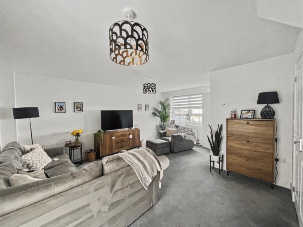 Bunting Close, Peacehaven, BN10 8GZ photo 3