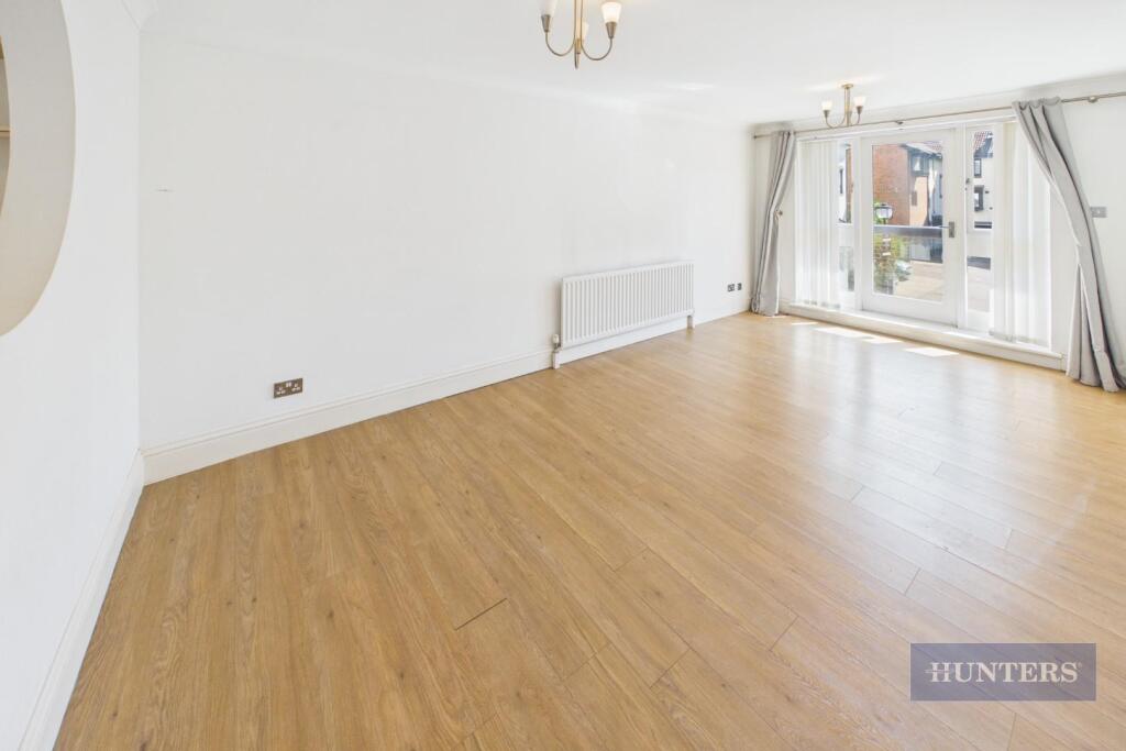 Apartment in Southampton - More