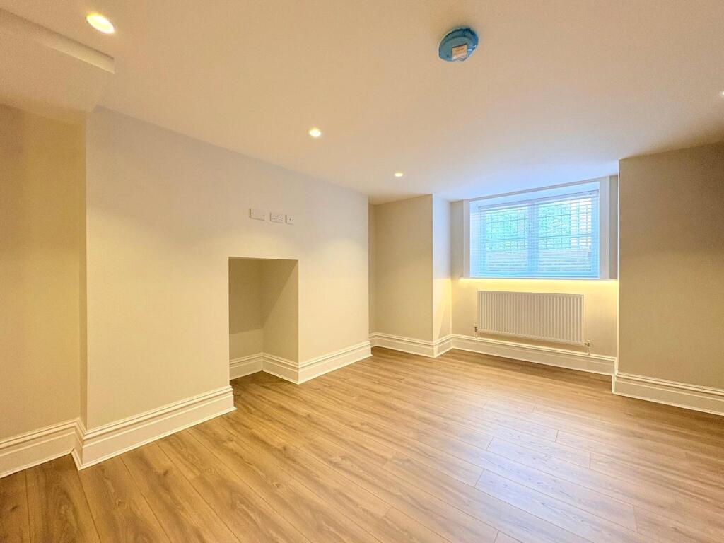 Apartment in Liverpool, Dingle - View 2