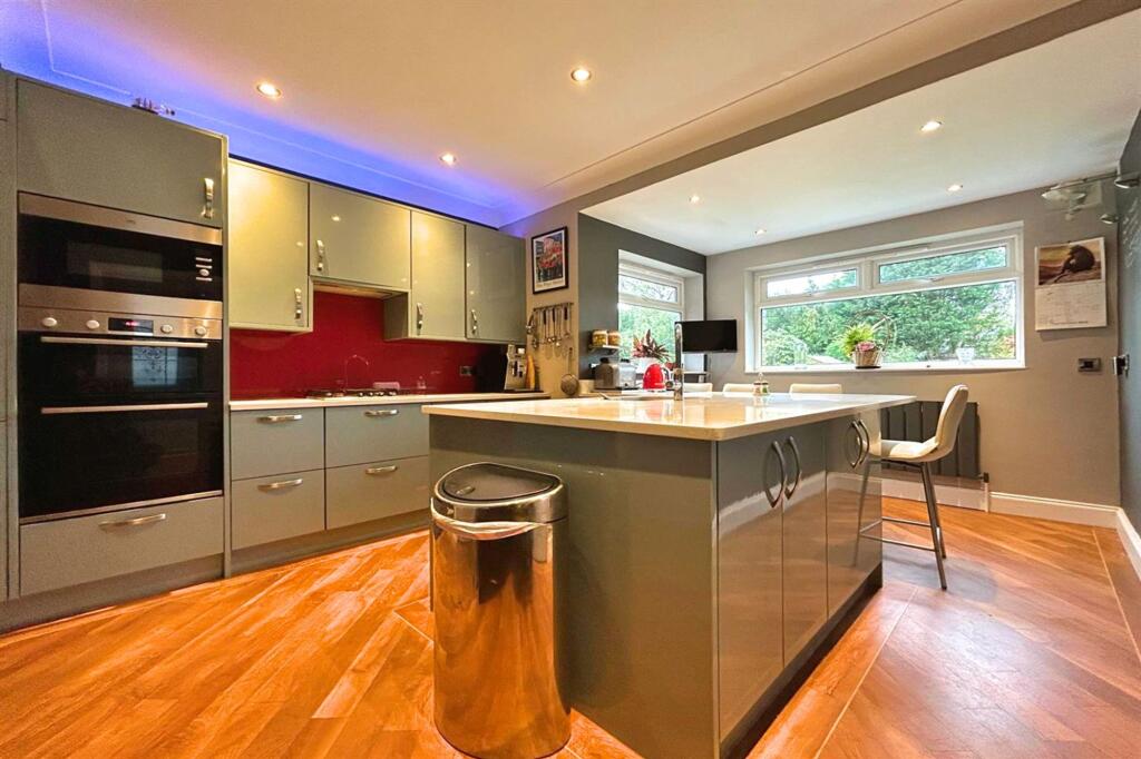 Norris Road, Sale, M33 photo 4