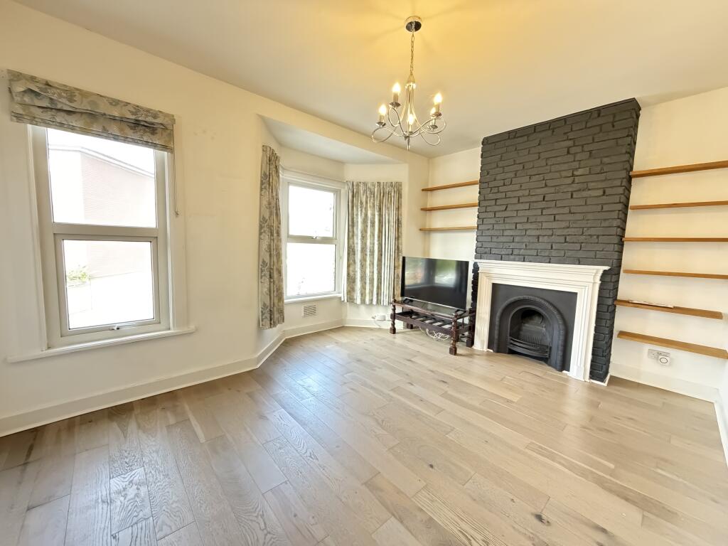 Apartment in London - View 2