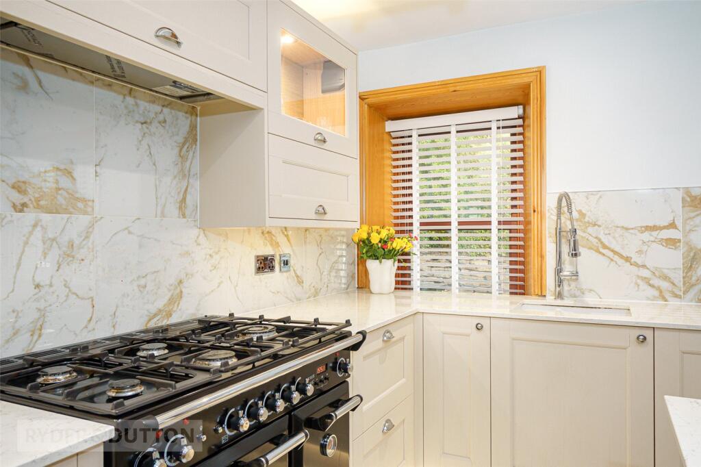 House in Halifax - View 3