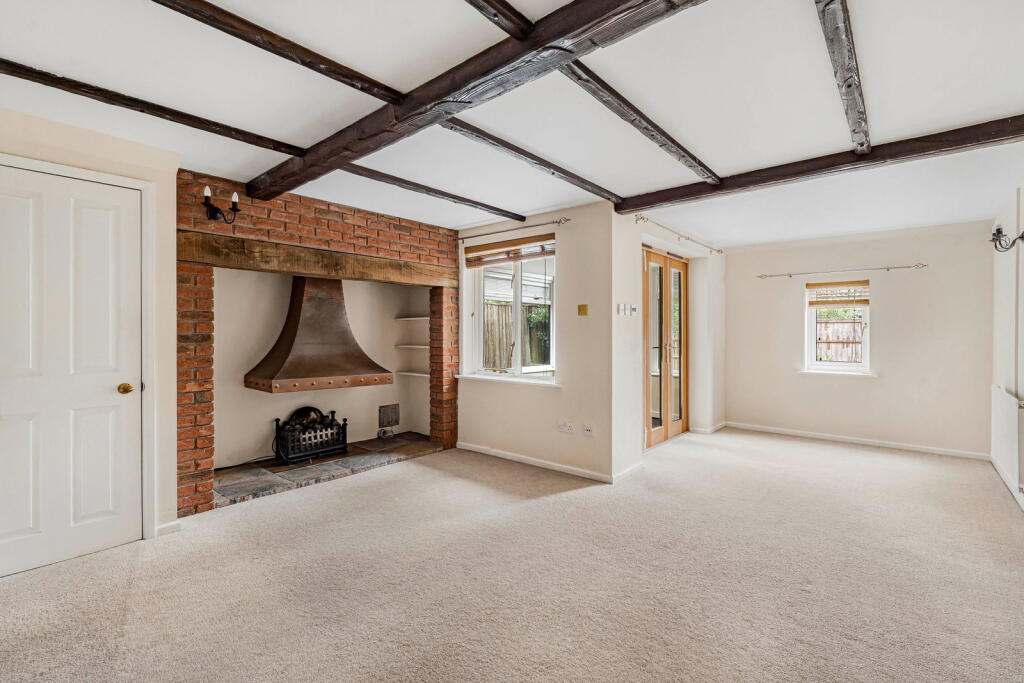 House in Gloucester - View 2