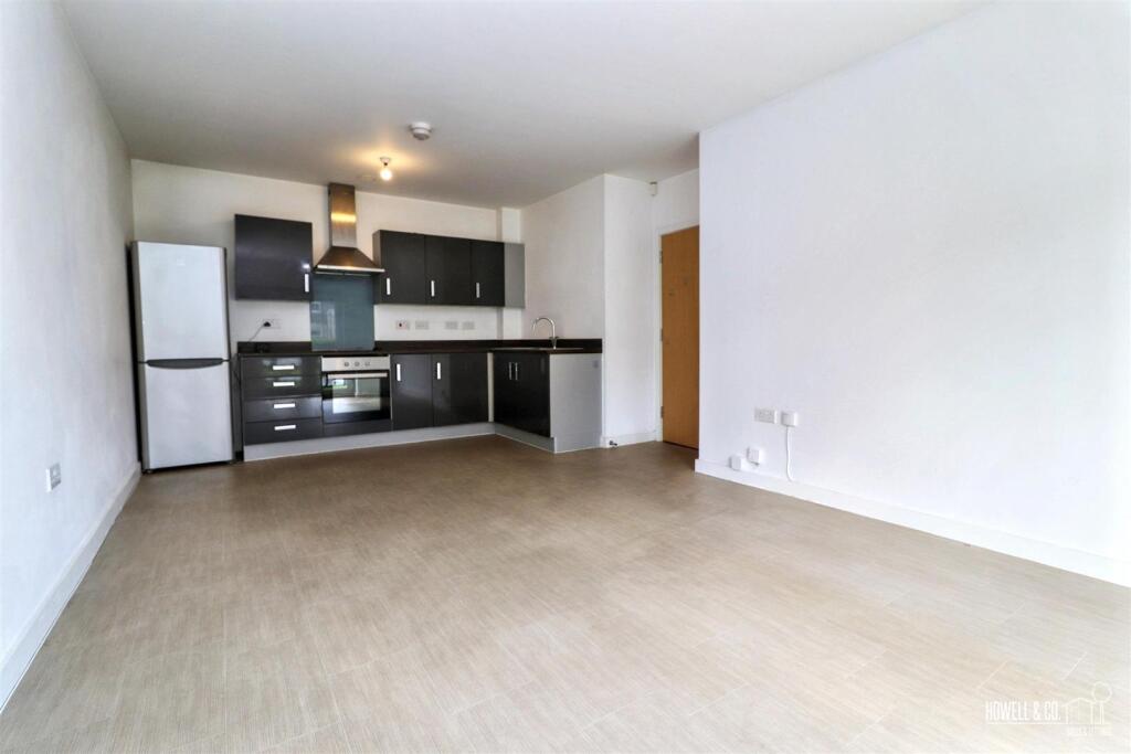 Apartment in Warrington, Great Sankey - View 4