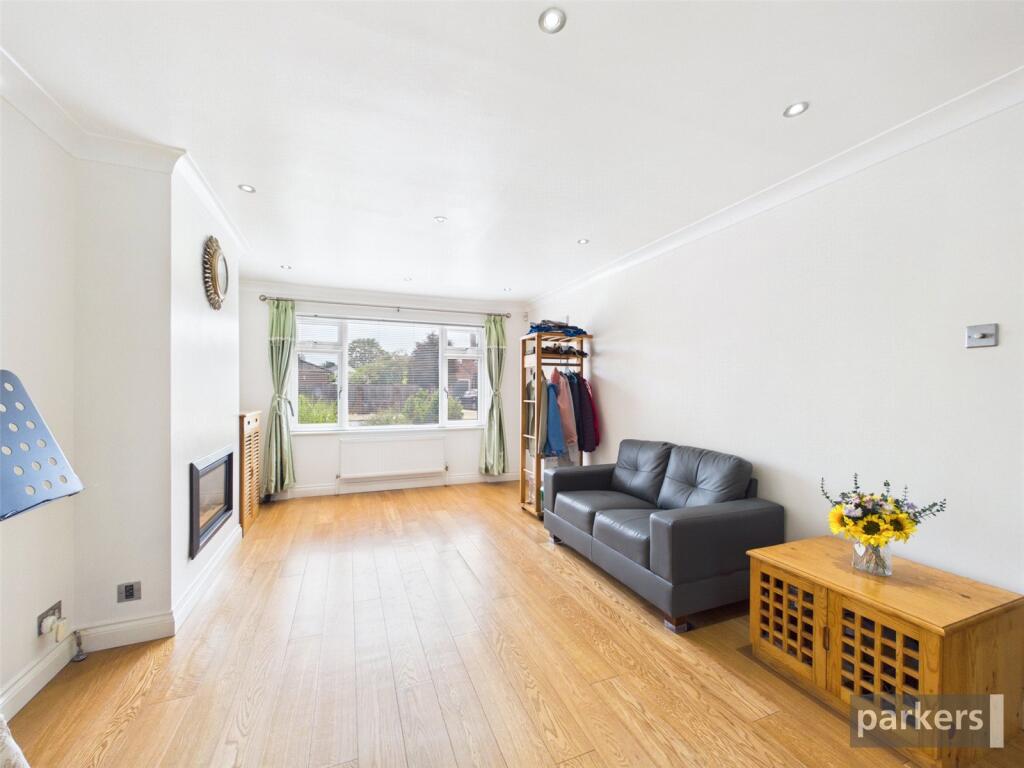 Antrim Road, Woodley, Reading, Berkshire, RG5 photo 4