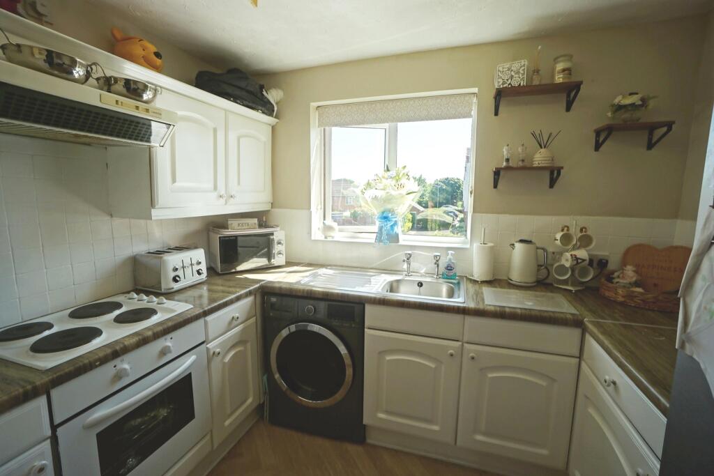 1-bed flat on Mytton Grove, Tipton, DY4, £75,000