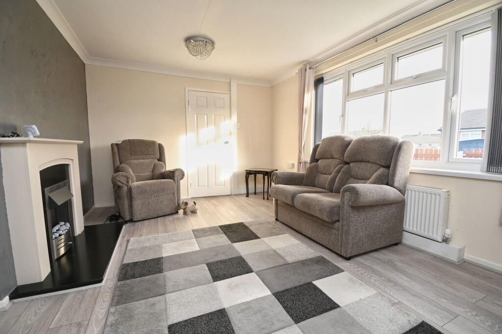 Blackheath Close, Barnsley, S71 3RJ photo 3