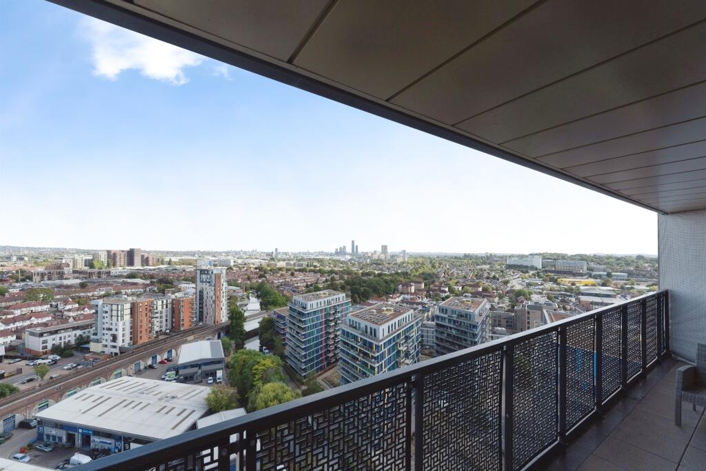 Apartment in London - More