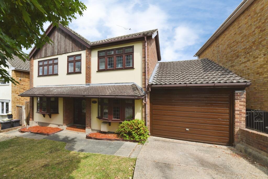 Main image of property: Elm Drive, Rayleigh, Essex, SS6