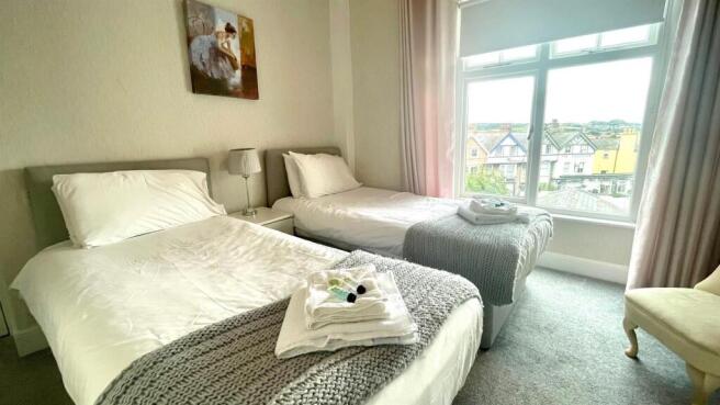 BEDROOM 14
