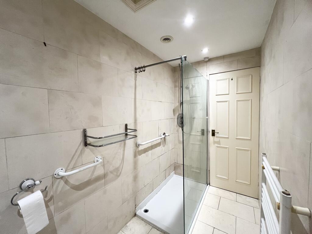 Apartment in Bath - View 4