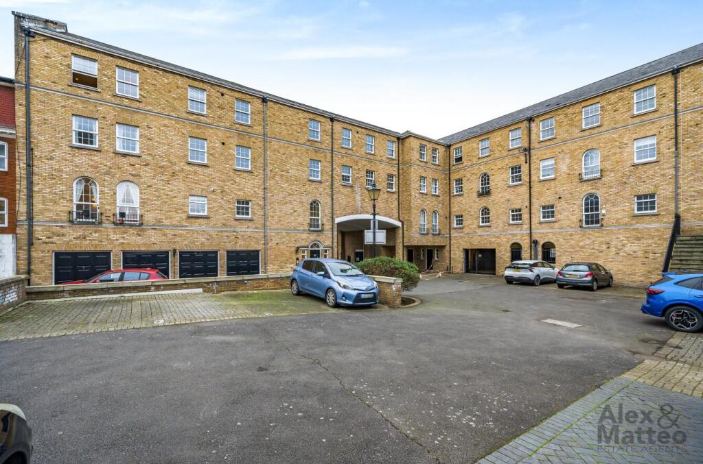 Apartment in London - More