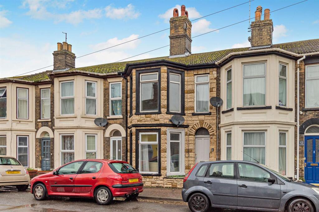 3-bed terraced on Devonshire Road, Great Yarmouth, £105,000