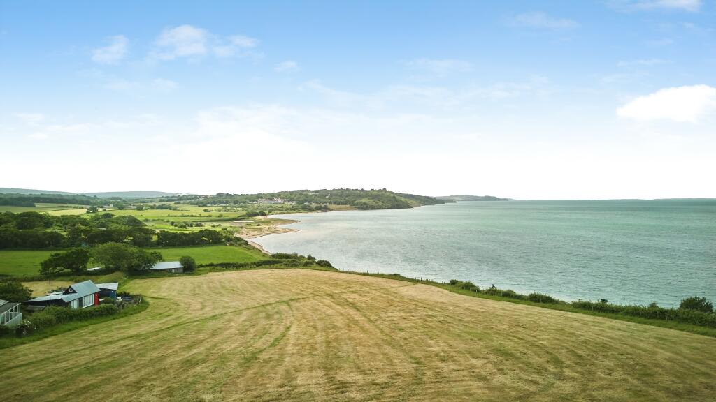 Rew Street, Gurnard, PO31 photo 4