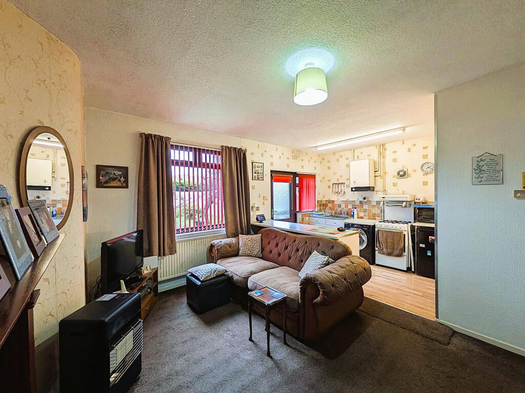 House in Oldham, Greater Manchester - More