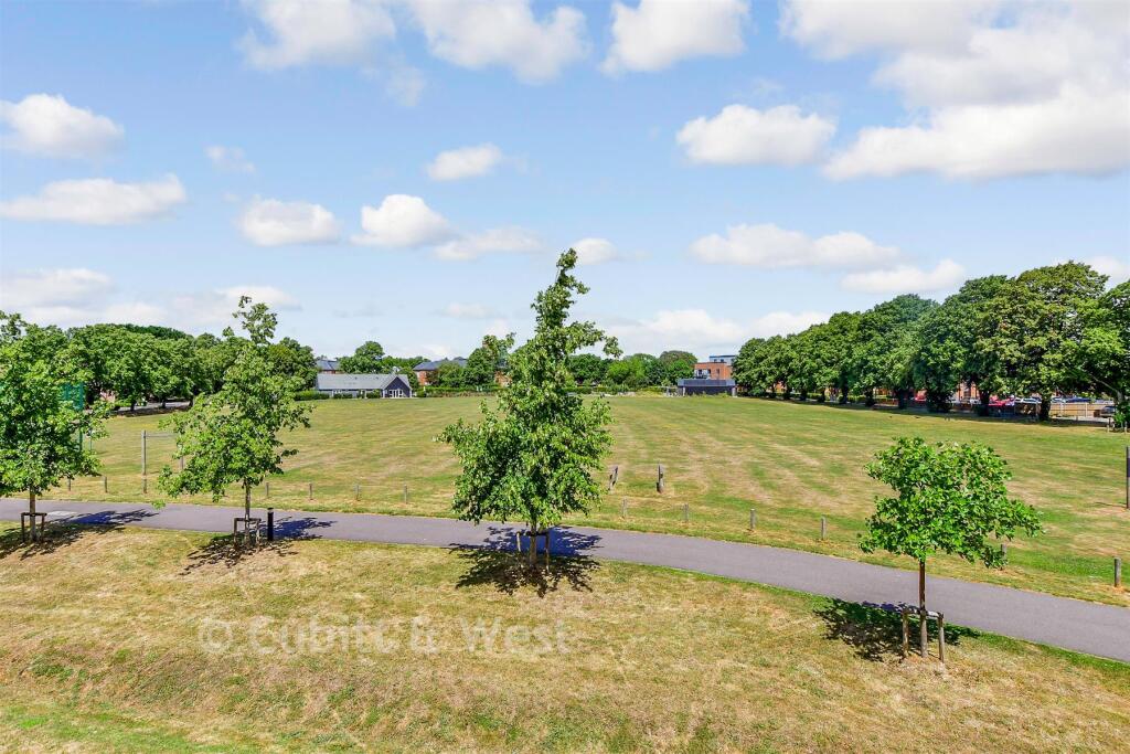 Apartment in Chichester - More