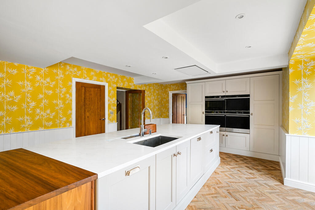 House in West Lindsey, Welton - View 4