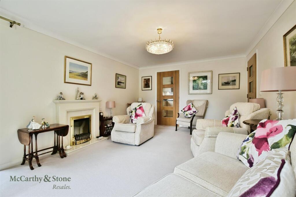 Apartment in Styal, Lakes Estate, Handforth - View 4