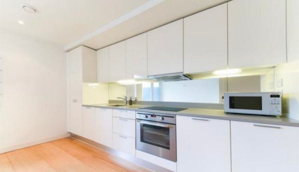 Apartment in Southall - View 2