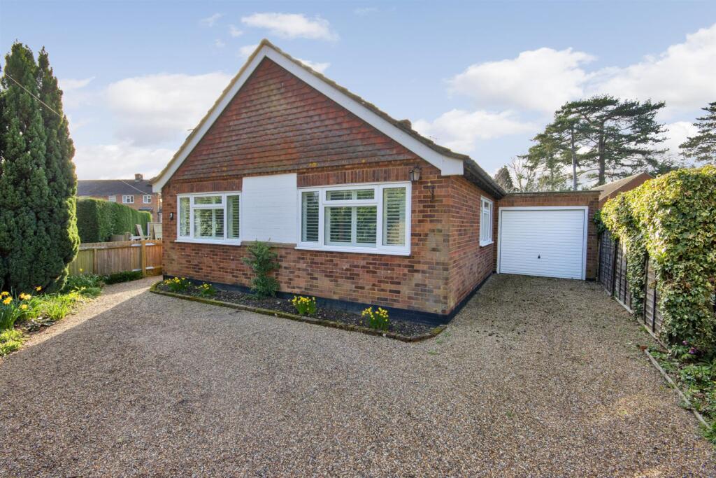 Main image of property: The Green Lane, Leigh