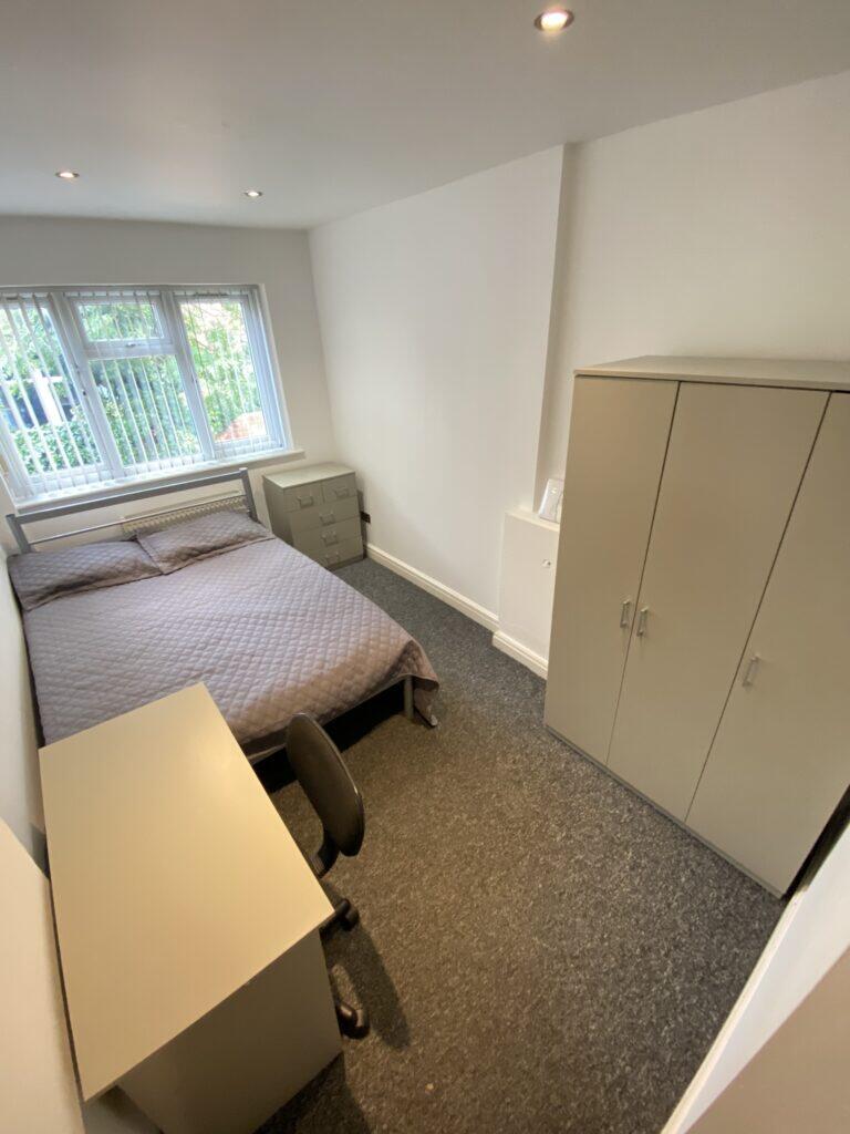 7 bedroom semi-detached house for rent