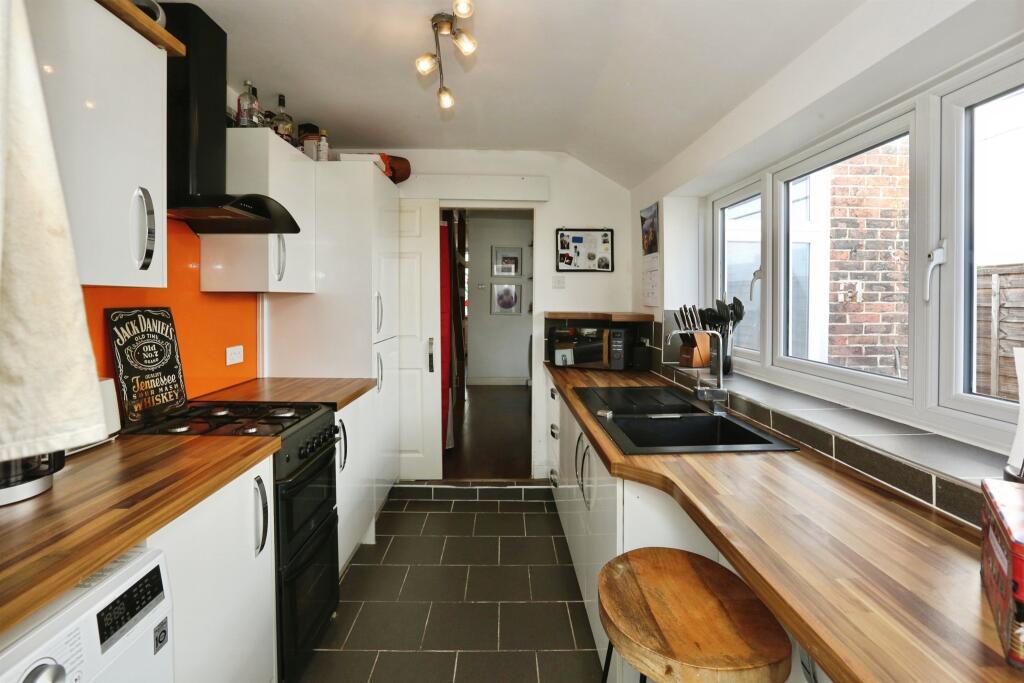Melville Road, Gosport photo 3