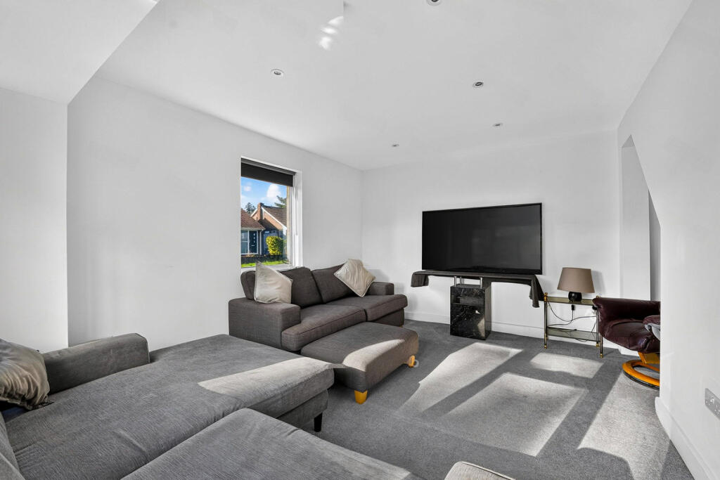 House in Redhill - View 2