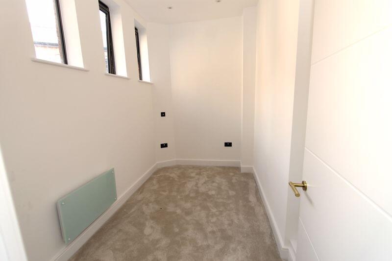 Apartment in Northampton, West Northamptonshire - View 3