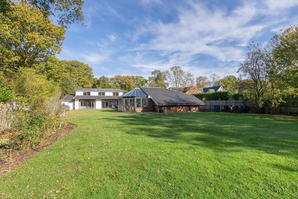 Main image of property: The Glade, Fetcham, Leatherhead, Surrey, KT22