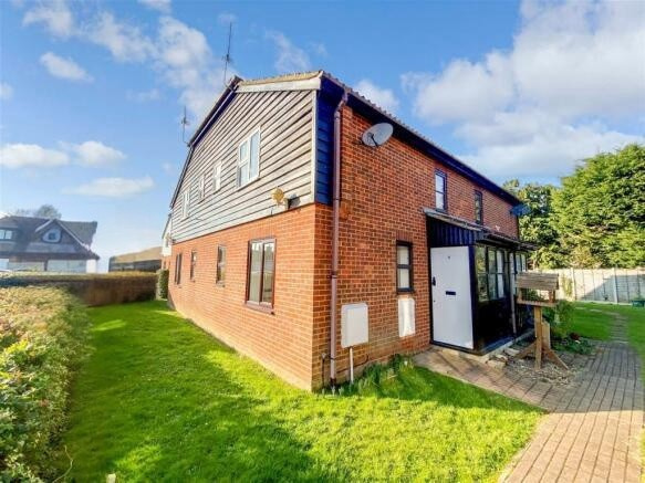 Main image of property: Oak Tree Close, TN12