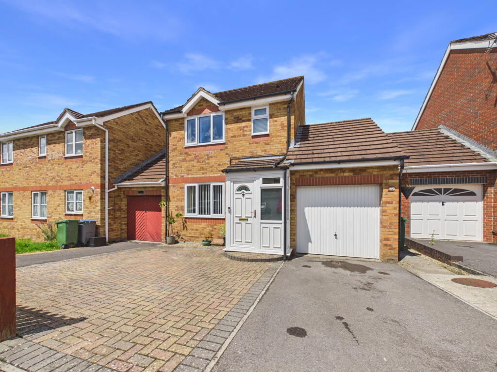 Main image of property: Park Close, Calne, SN11 8LU