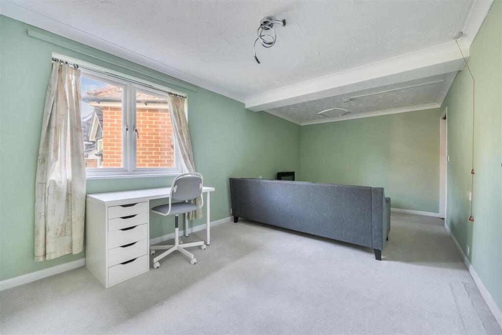 Priory Avenue, Caversham, Reading photo 2
