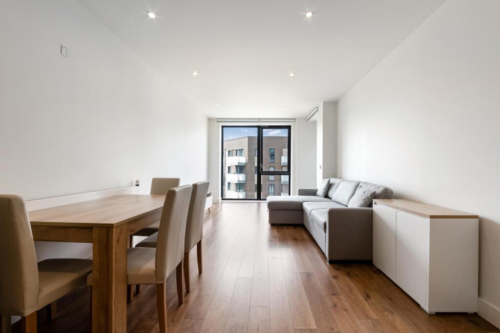Main image of property: Lighterman Point, 3 New Village Avenue, E14