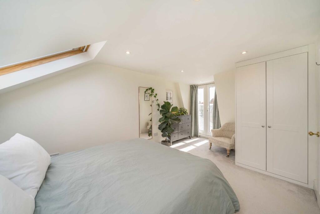 Apartment in London - View 5