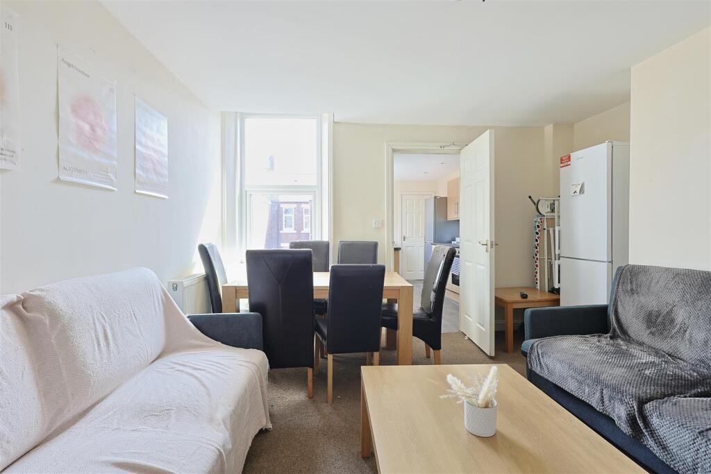 Apartment in Newcastle upon Tyne - More