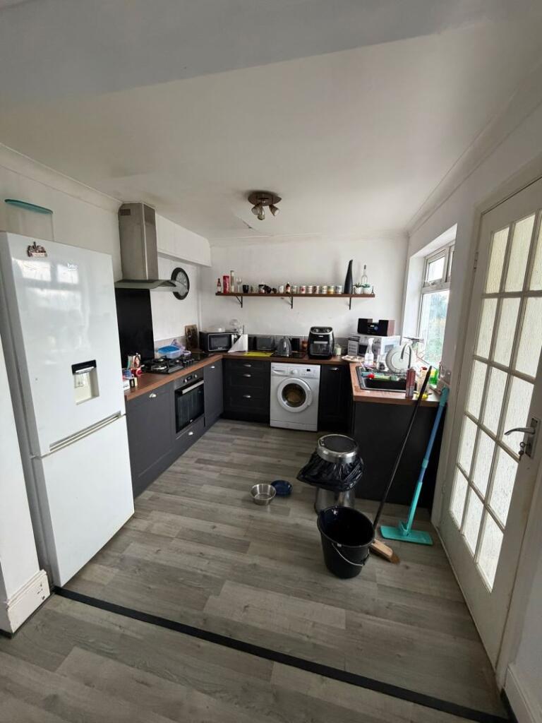 13 Gogarth Avenue, Dwygyfylchi, Penmaenmawr, Gwynedd, LL34 6PY photo 5