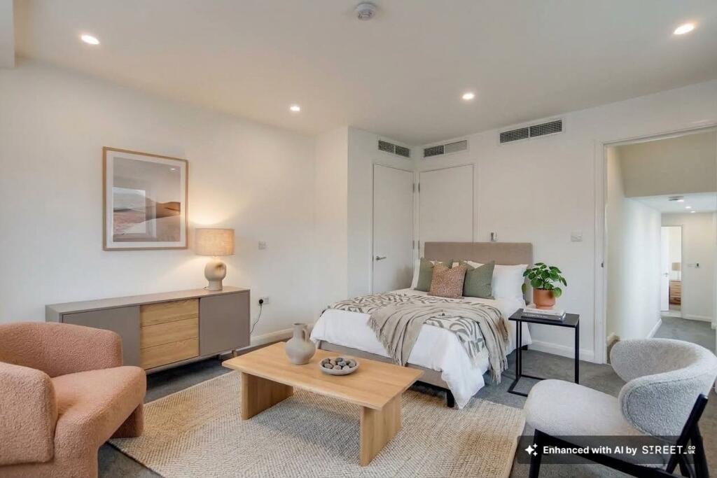 Apartment in London, West Kensington - View 3