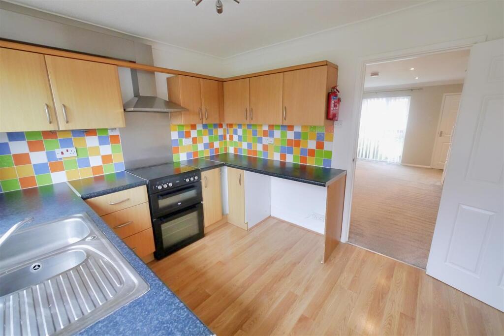 Hudson Close, Worthing photo 4