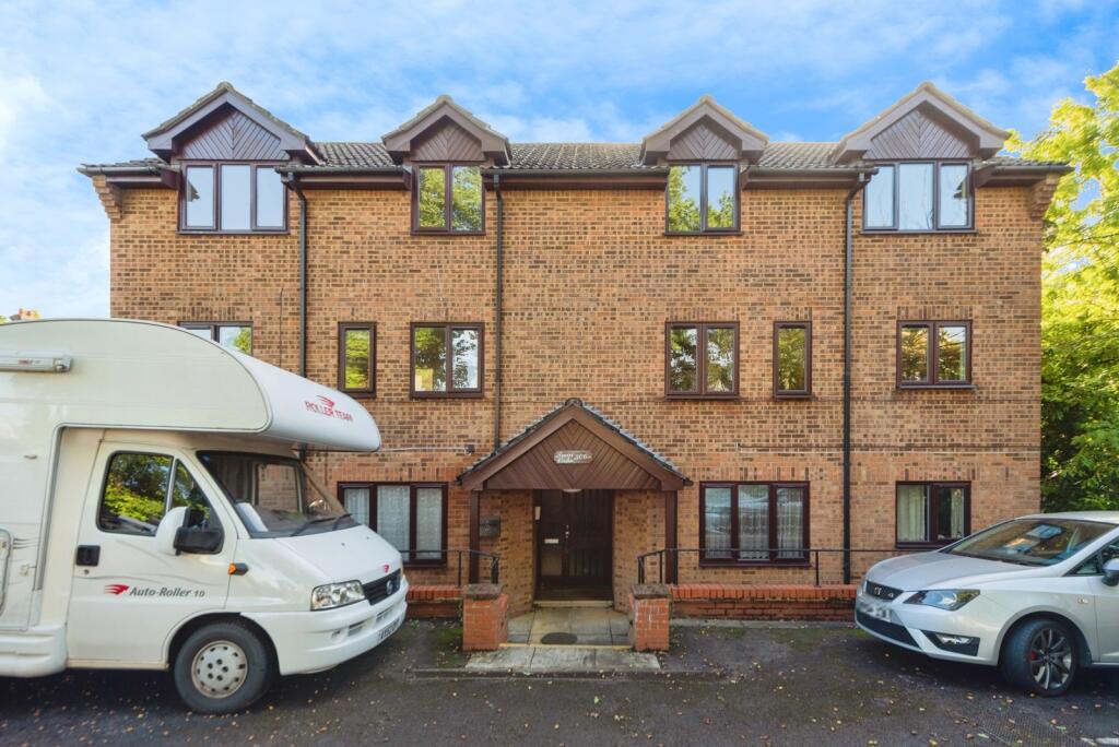 Main image of property: Twin Oaks, 306A Spring Road, Southampton, Hampshire, SO19