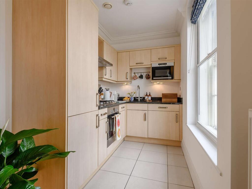 Apartment in Bath, Walcot - View 5