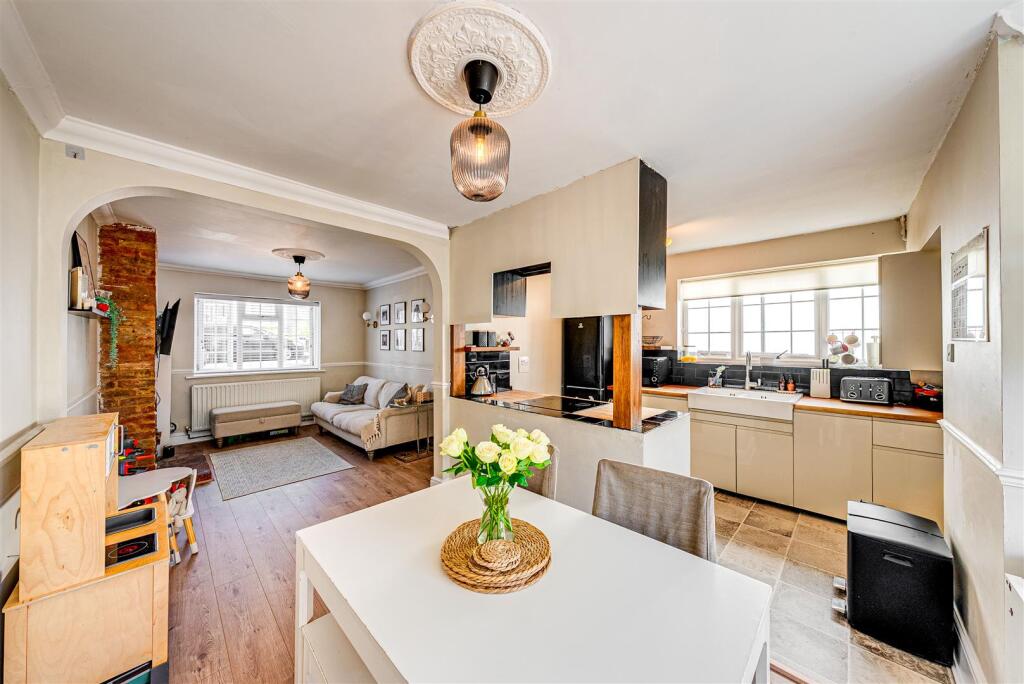 House in London, Wansunt, Crayford - View 2