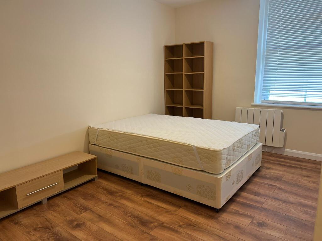 Main image of property: Flat , Park Street, Luton