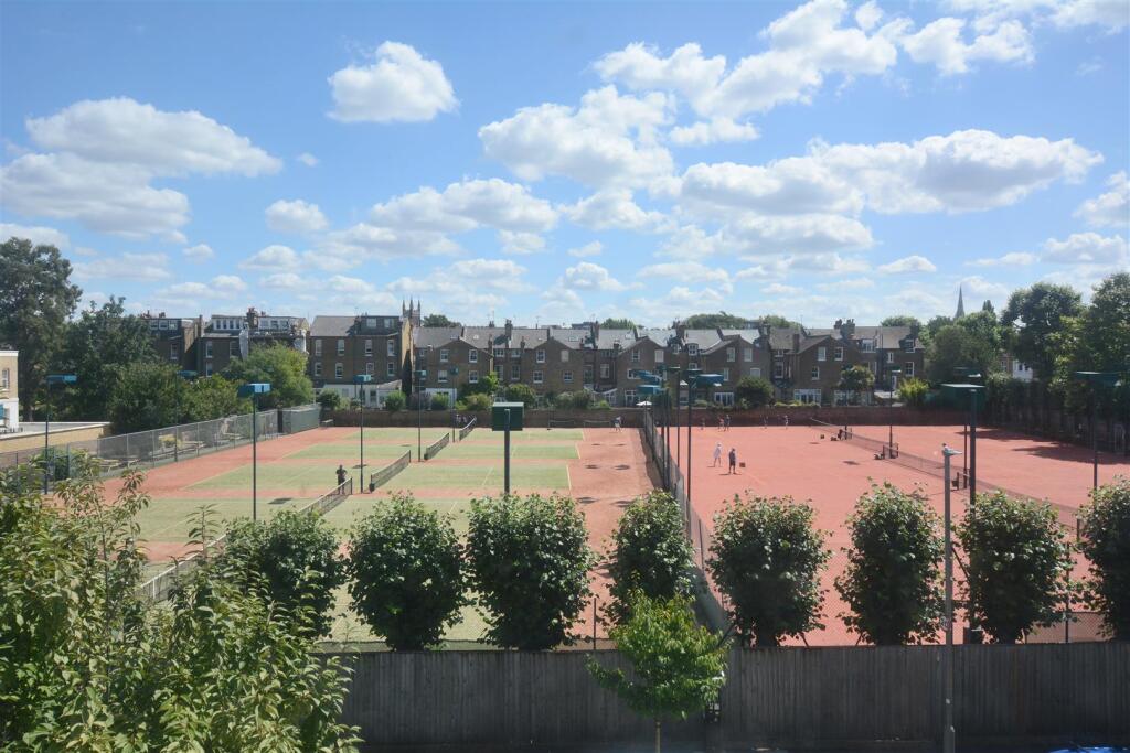 House in London - View 4
