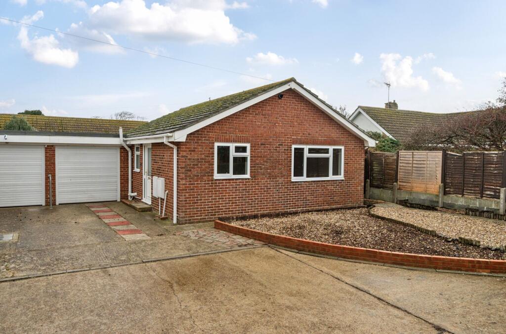 2-bed detached on Brampton Close, Selsey, PO20, £299,950