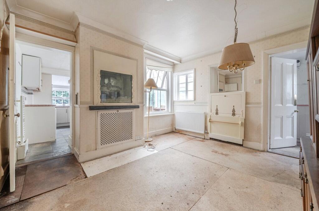 House in Waverley, Wonersh - More