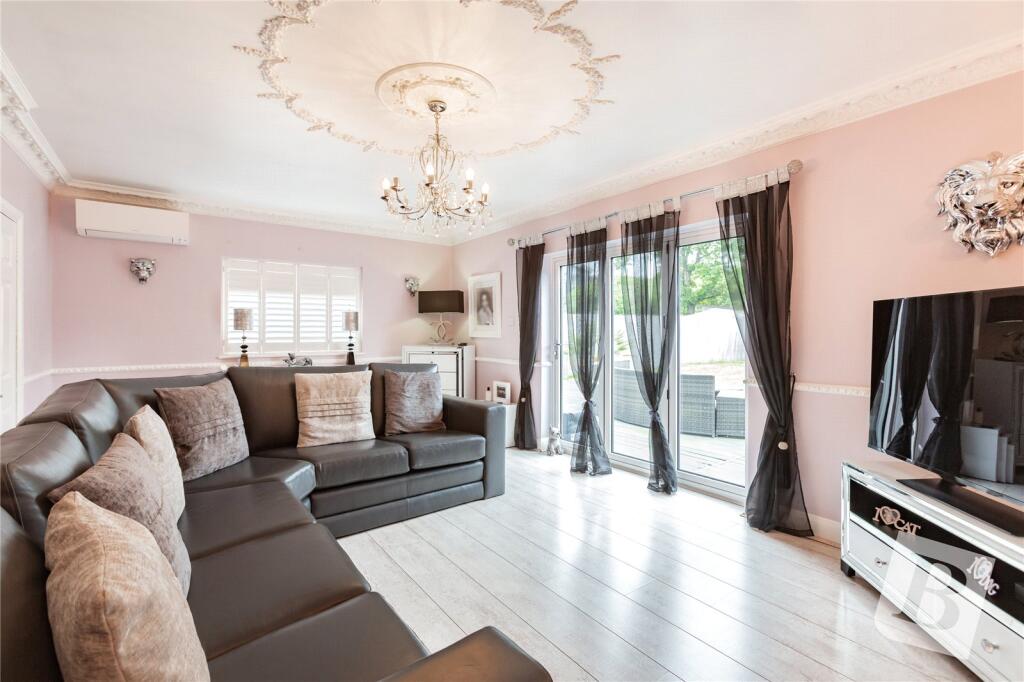 House in Romford - View 2